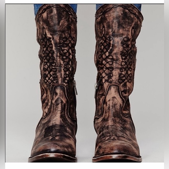 Freebird rustl cowboy distressed boot size 8 EUC - Picture 2 of 11